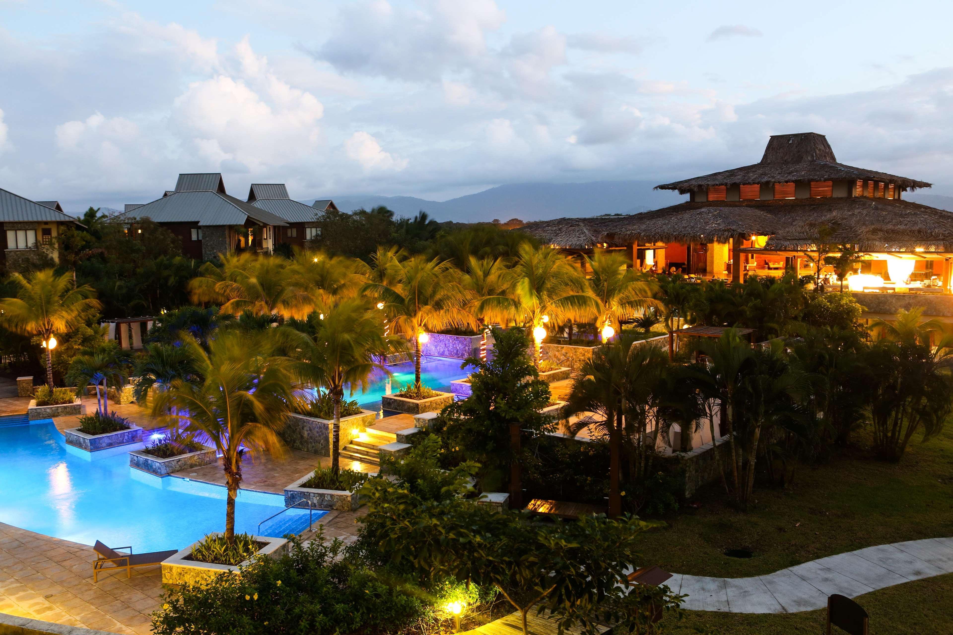 Indura Beach & Golf Resort Curio Collection By Hilton Tela Extérieur photo