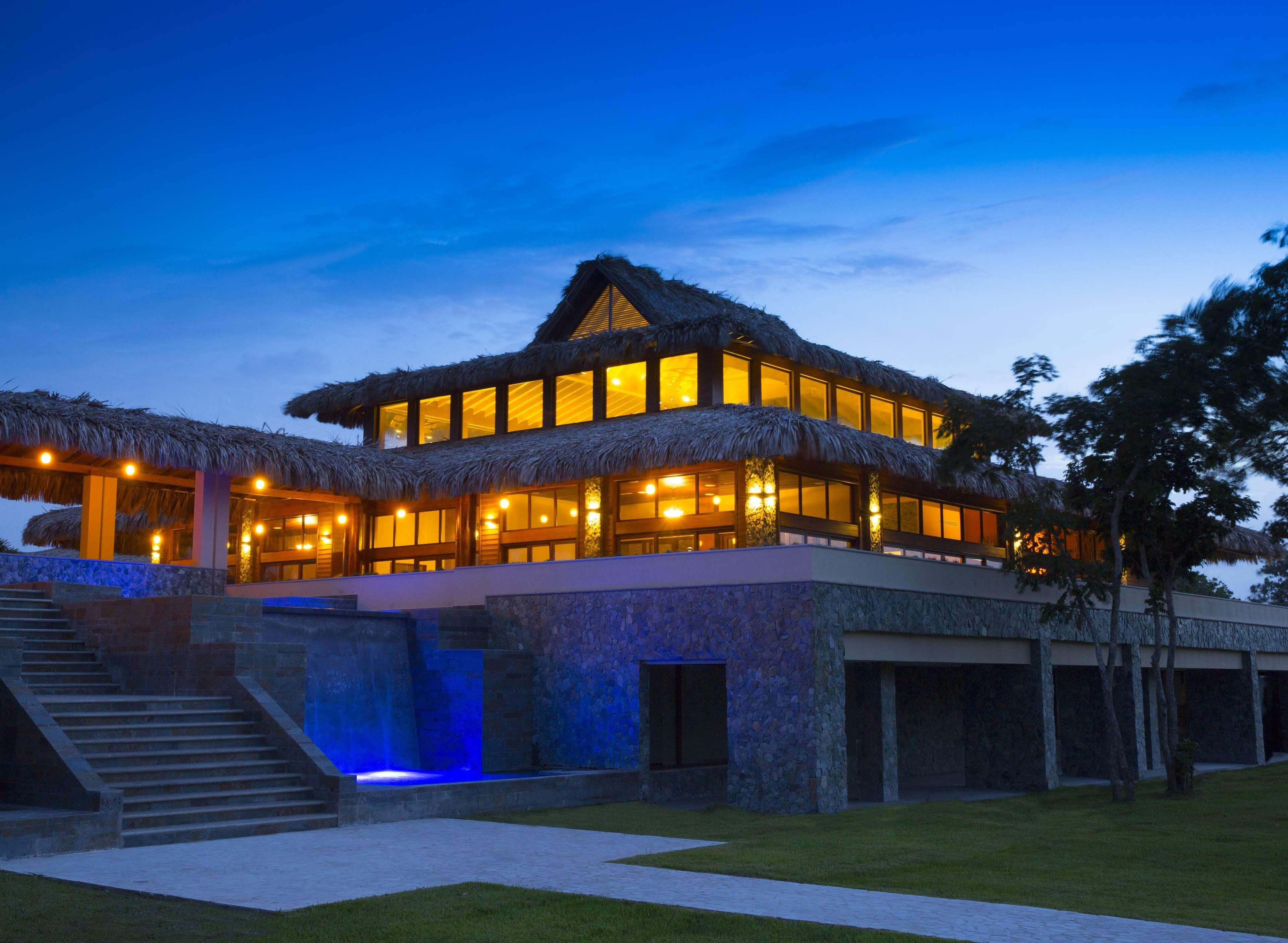 Indura Beach & Golf Resort Curio Collection By Hilton Tela Extérieur photo