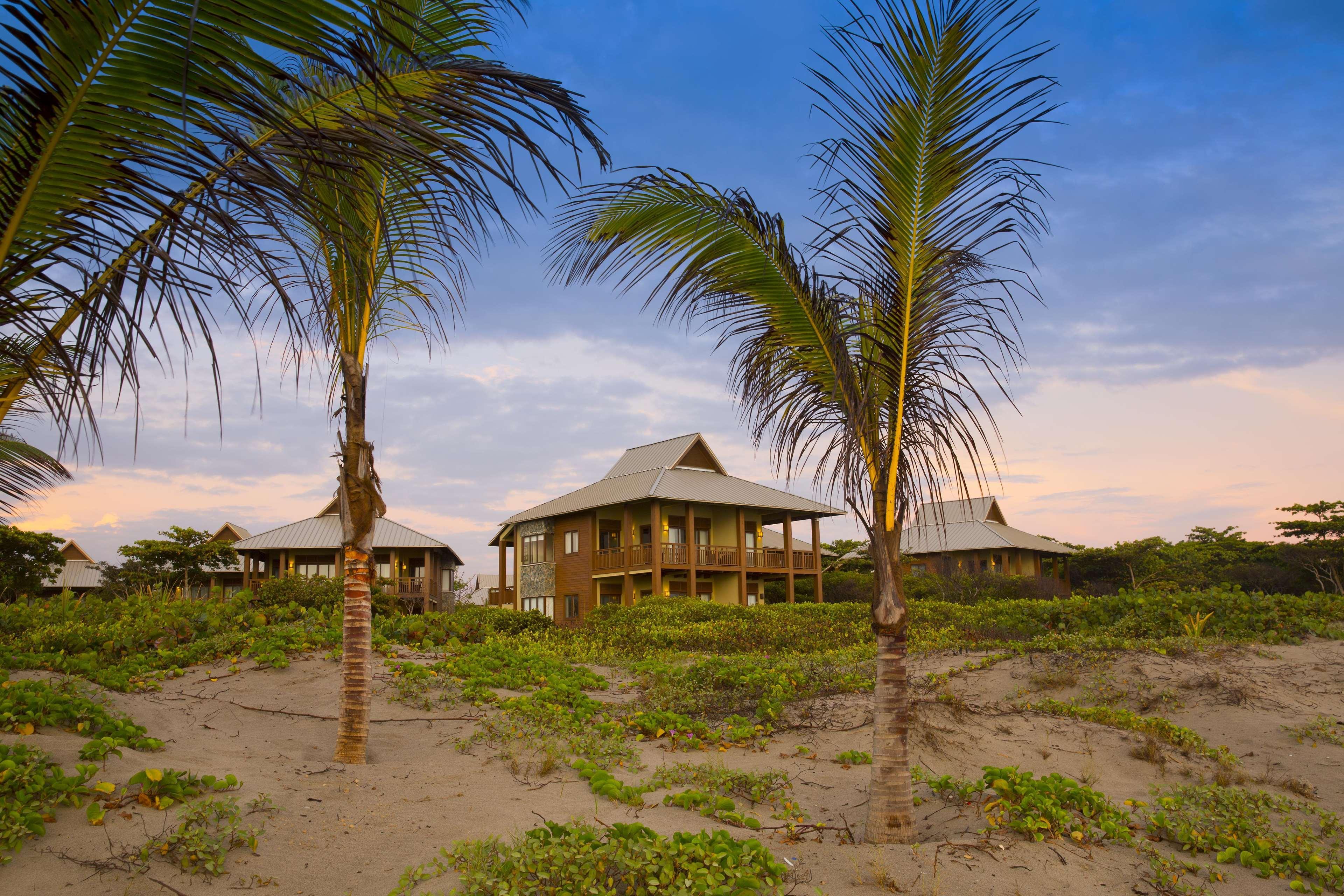 Indura Beach & Golf Resort Curio Collection By Hilton Tela Extérieur photo